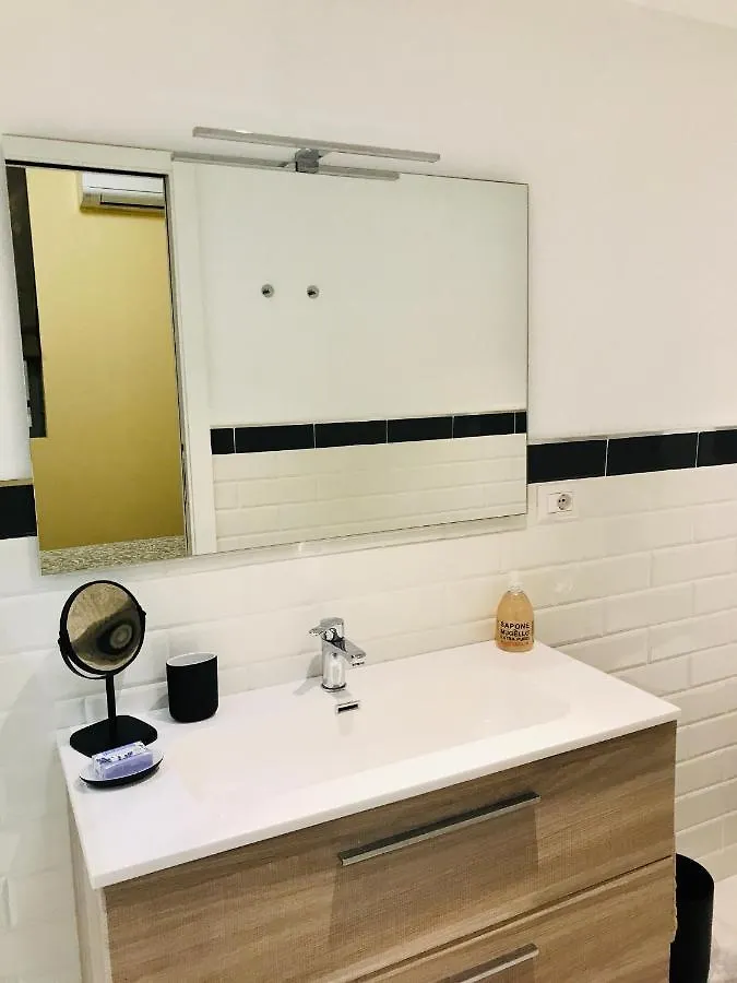 Porta Ticinese Apartment Milan